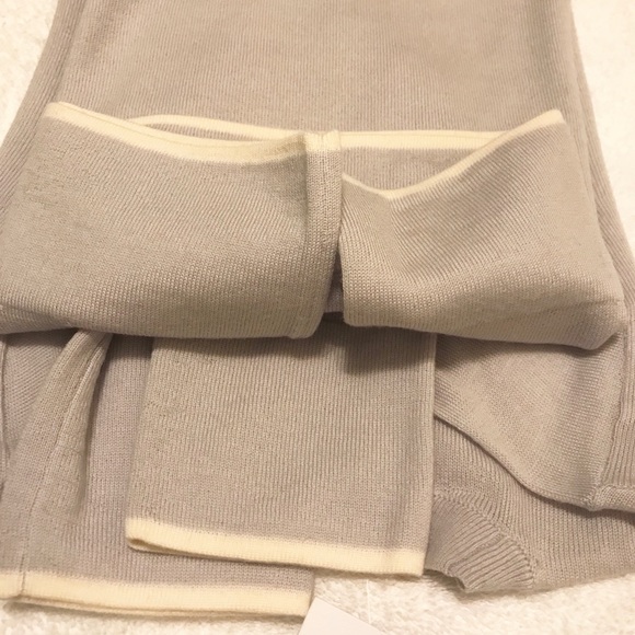 Club Monaco Wool Light Sweater (XS) Color Lavender - Picture 4 of 7